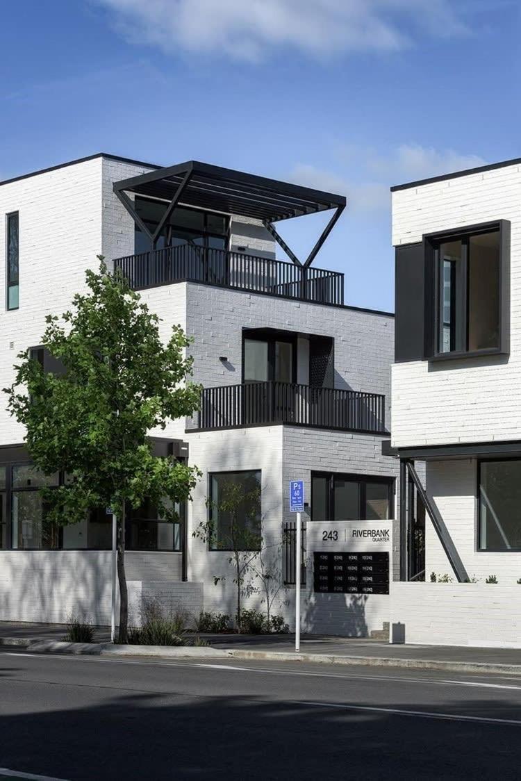 Chic And Contemporary Living At Cambridge Terrace Villa Christchurch Exterior photo