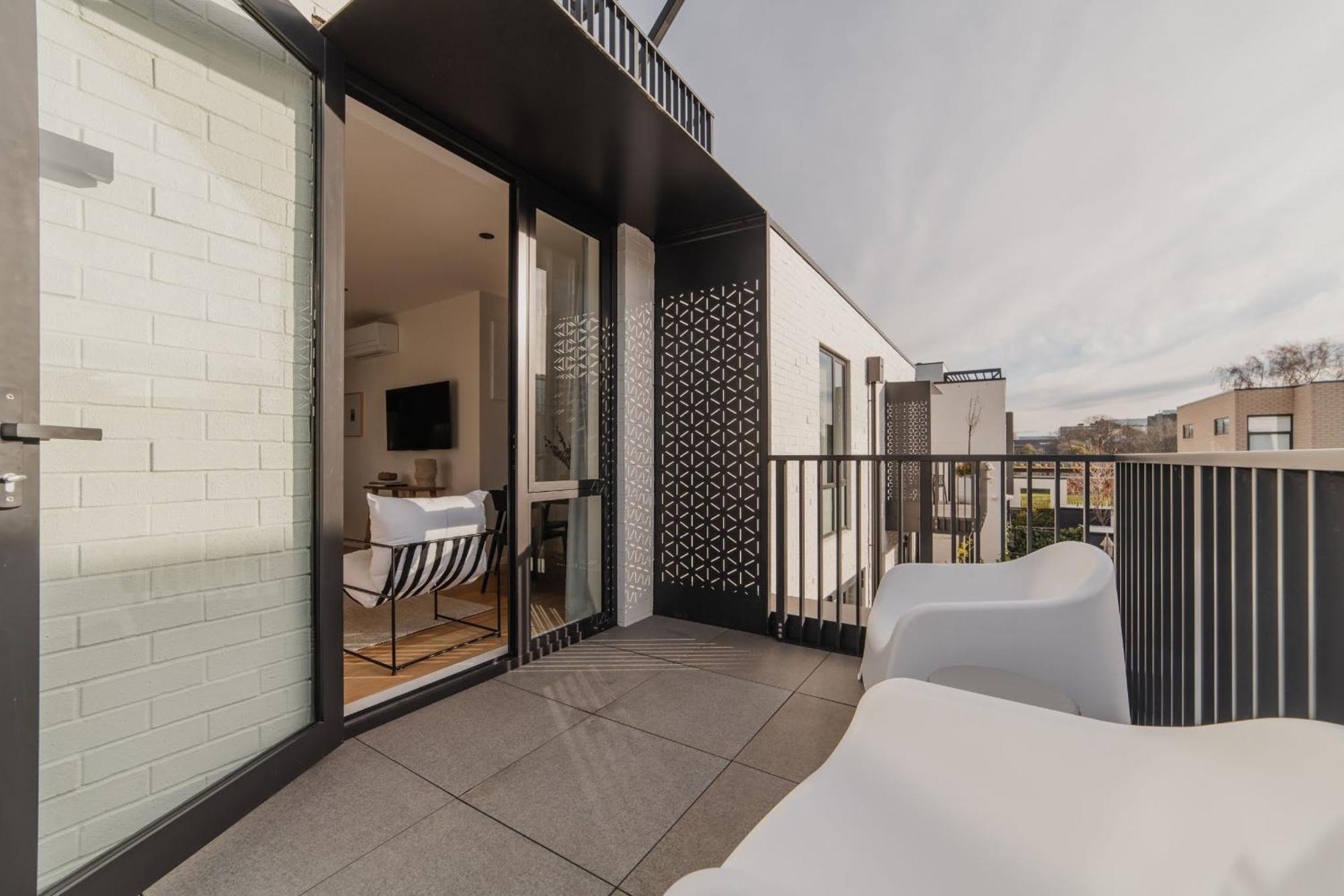 Chic And Contemporary Living At Cambridge Terrace Villa Christchurch Exterior photo